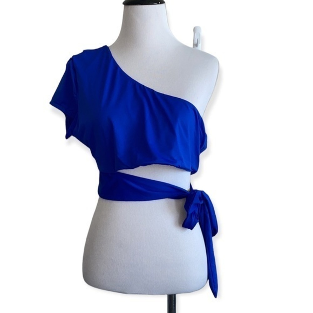 Frankies bikinis women’s 2X puck one shoulder bikini top‎